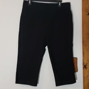 Motherhood Maternity Black Capri Pants sz L